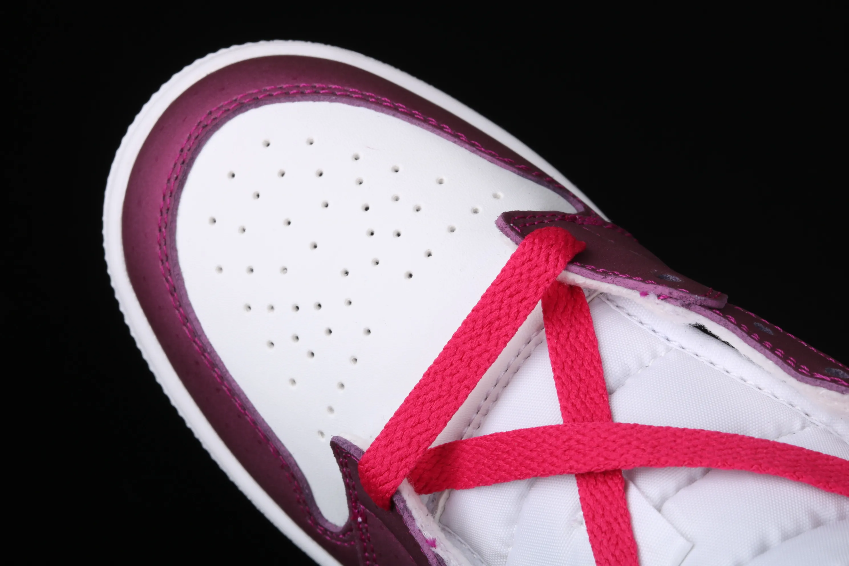All Categories Air Jordan Jordan Series Basketball Shoes Air Jordan 1 Mid Air Jordan 1 Mid GS White Purple Buckle Broken China Full First Layer Authentic Standard 555112-661
